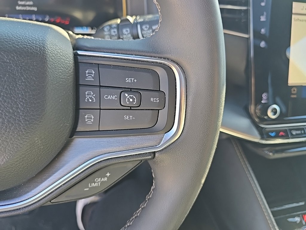 Used 2024 Jeep Wagoneer Series II AWD/4WD image 19