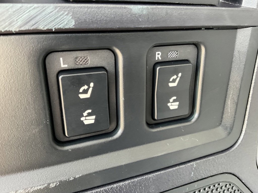 Used 2019 Toyota Sequoia Limited w/ Safety & Convenience Package image 28