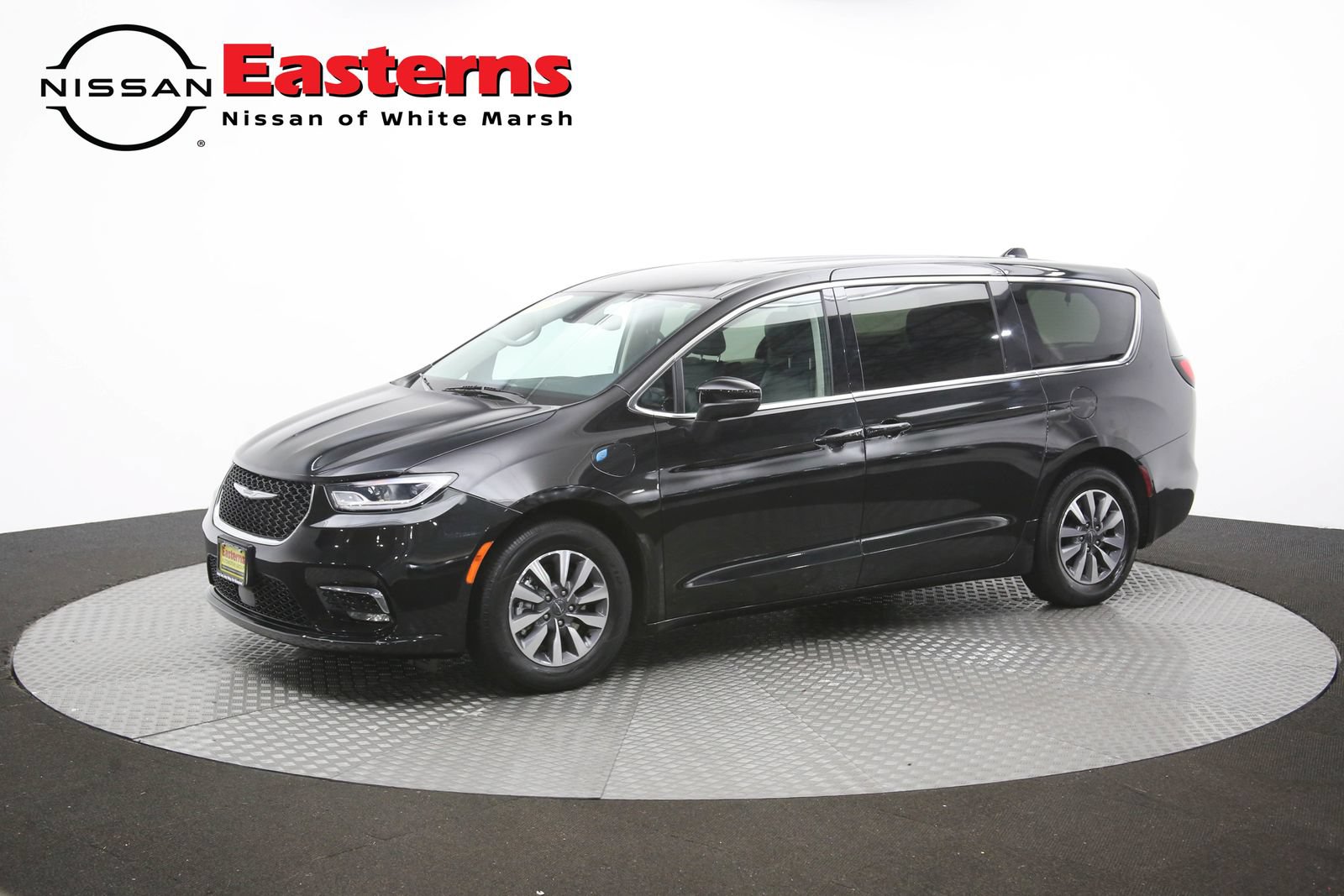Used 2023 Chrysler Pacifica Touring-L FWD image 59