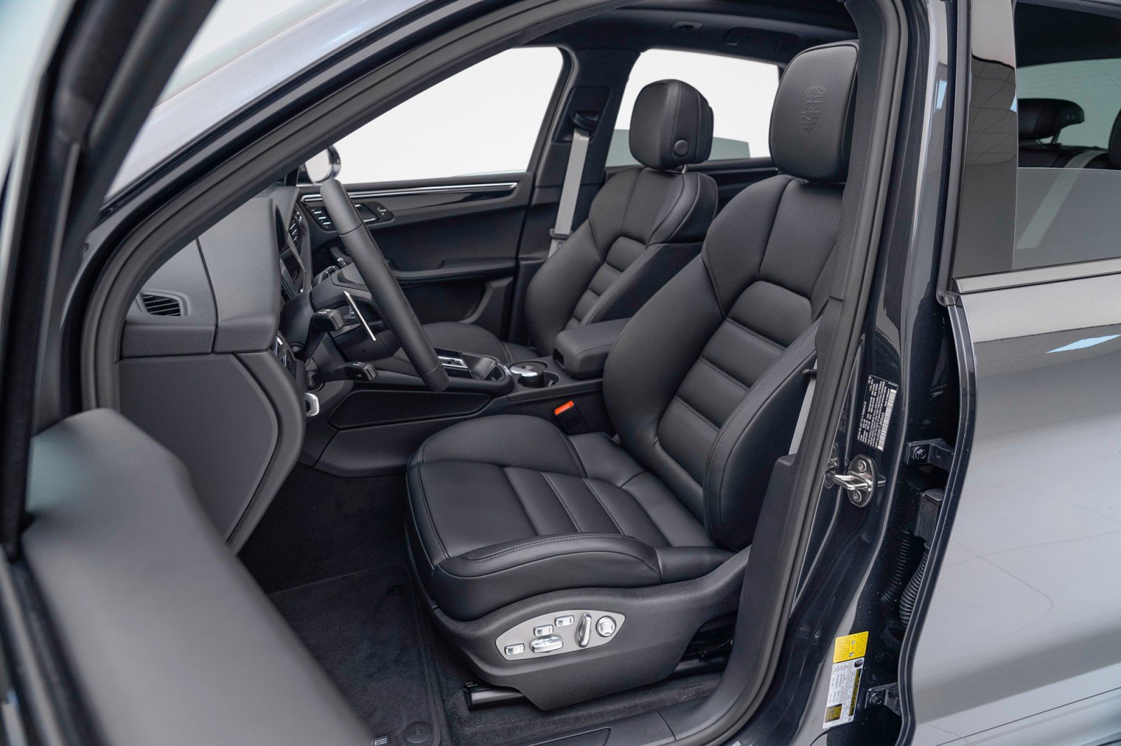 New 2026 Porsche Macan image 5