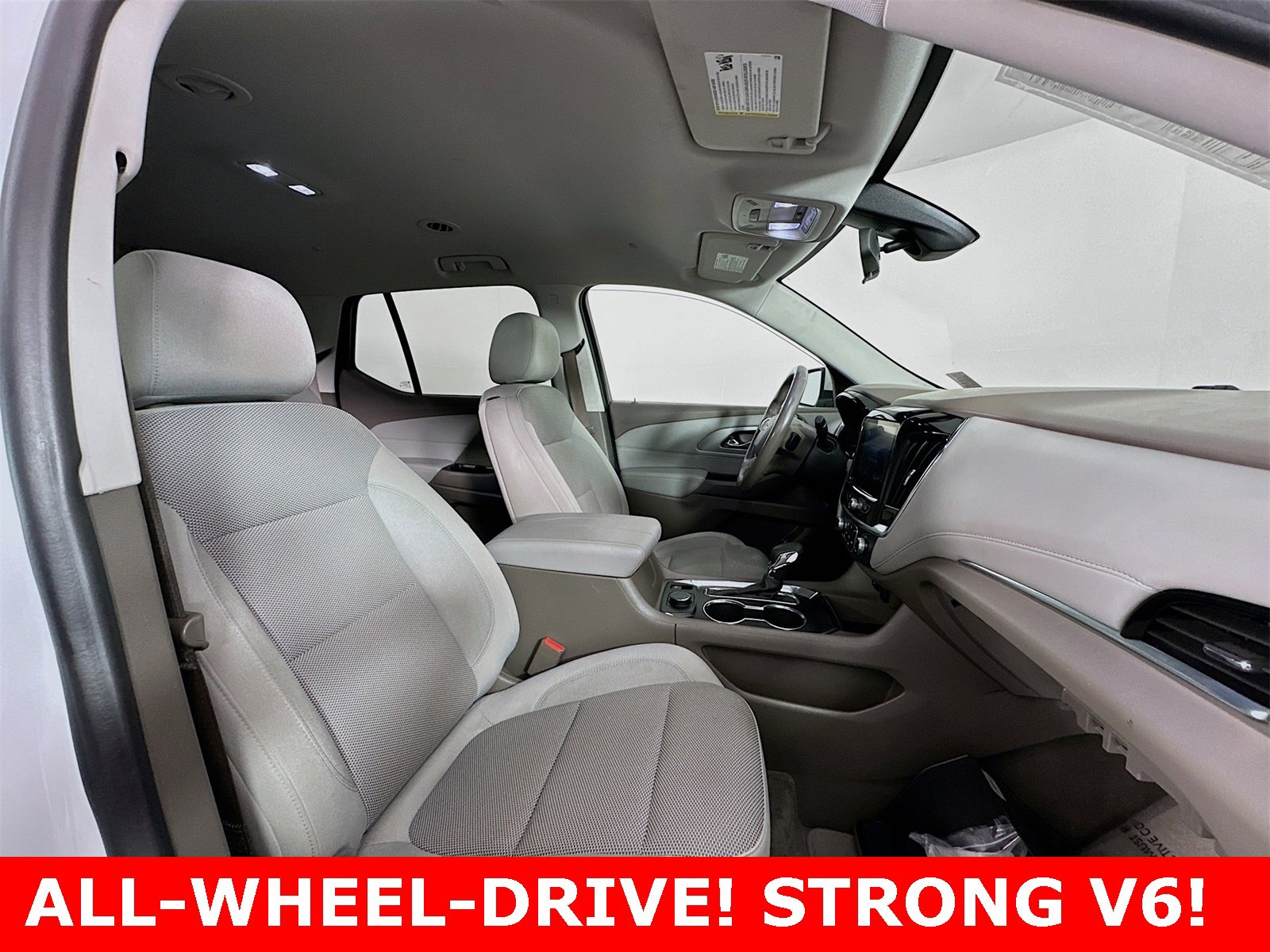 Used 2021 Chevrolet Traverse LT image 24