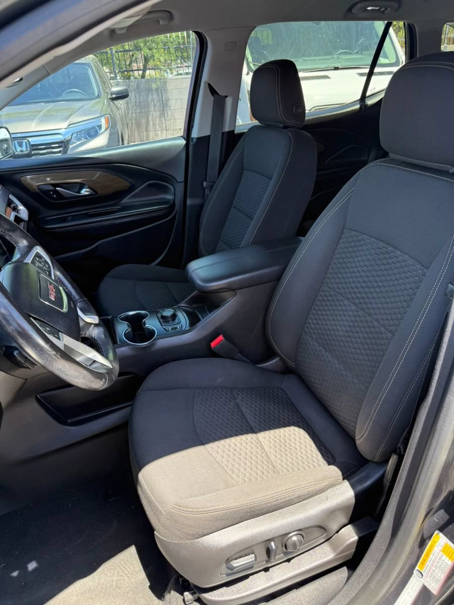 Used 2019 GMC Terrain SLE w/ Driver Convenience Package FWD image 9