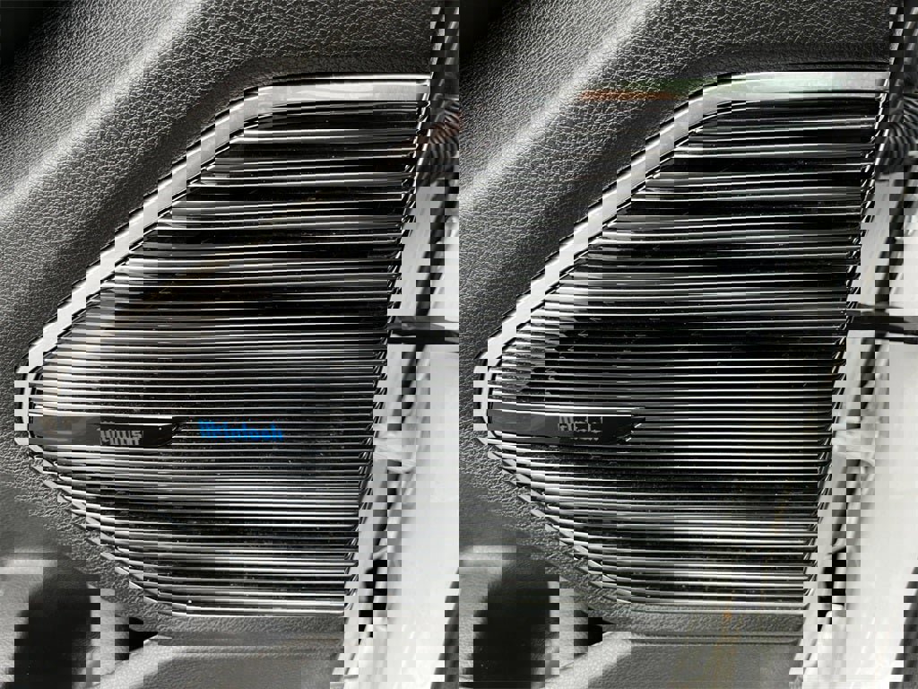 Used 2024 Jeep Grand Cherokee Overland w/ Luxury Tech Group IV image 33