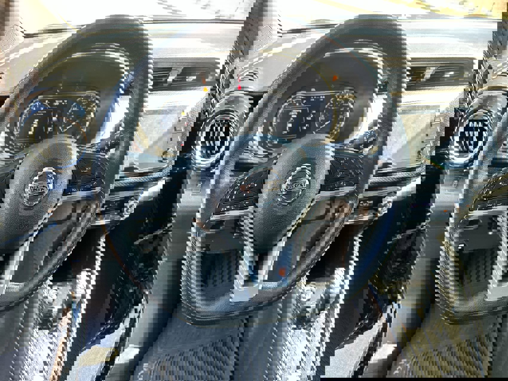 Used 2019 Nissan Kicks SV image 14