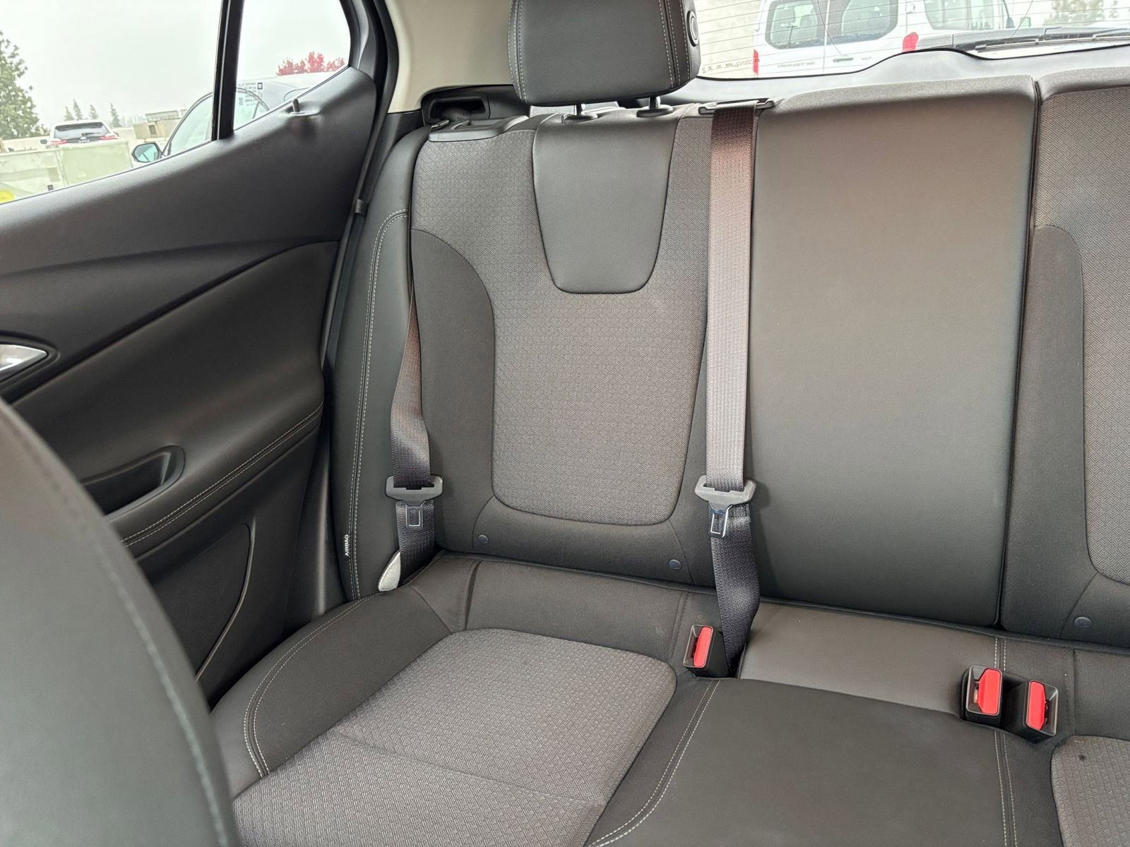 Used 2025 Buick Encore GX Preferred image 37