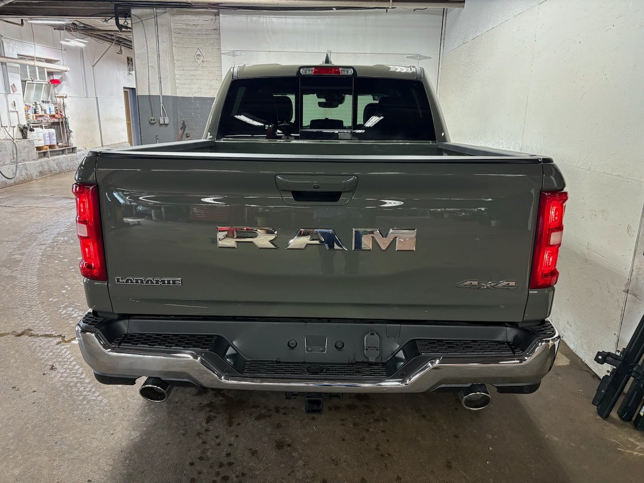 Used 2026 RAM 1500 Laramie AWD/4WD image 8