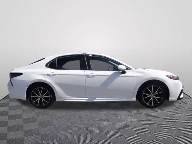 Used 2024 Toyota Camry SE FWD image 4