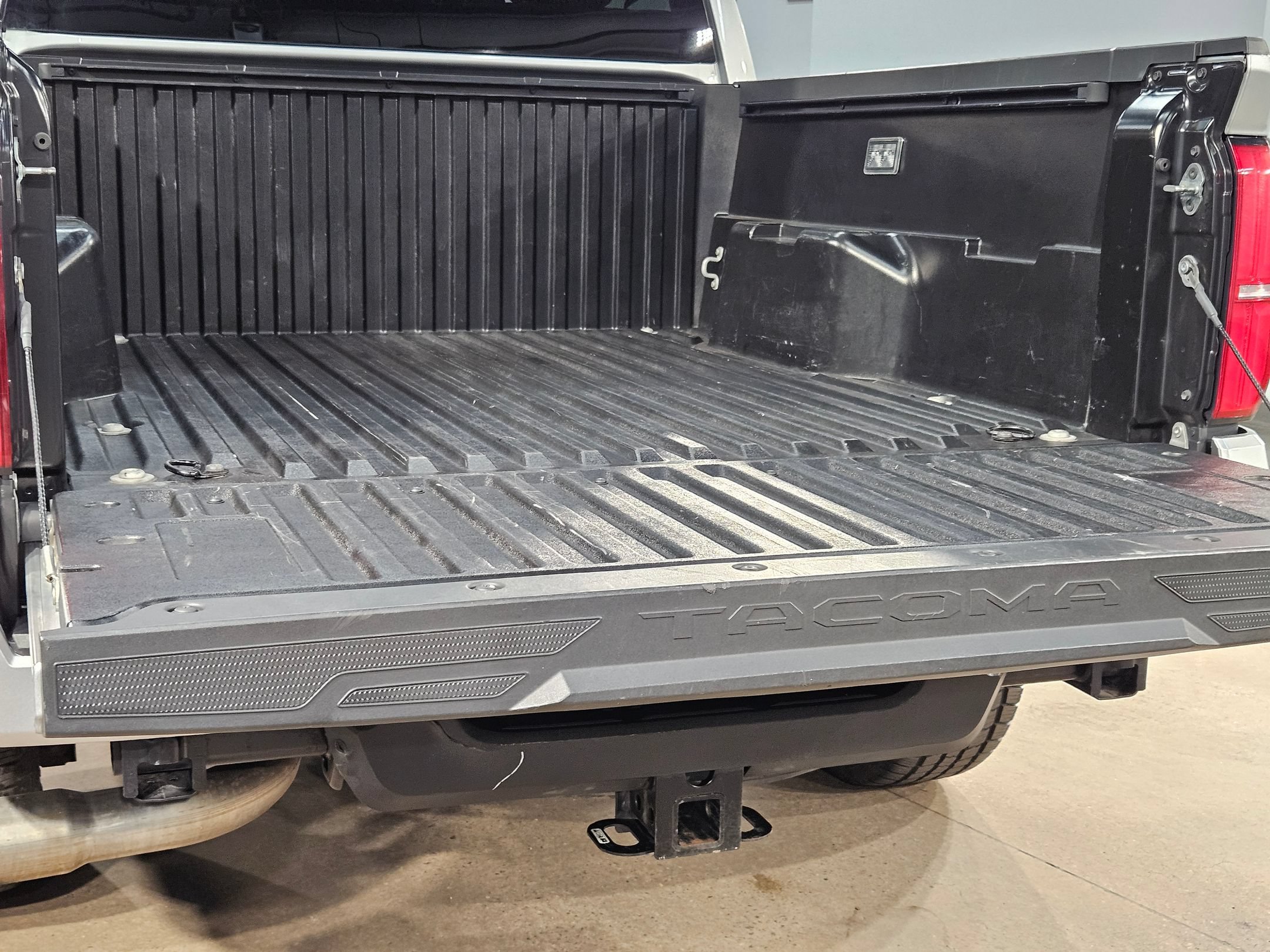 Used 2024 Toyota Tacoma TRD Off-Road AWD/4WD image 18