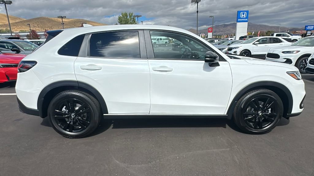 New 2026 Honda HR-V Sport image 2