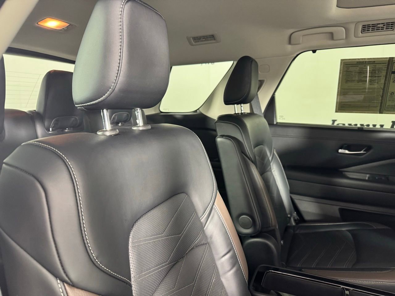 Used 2023 Nissan Pathfinder Platinum AWD/4WD image 35