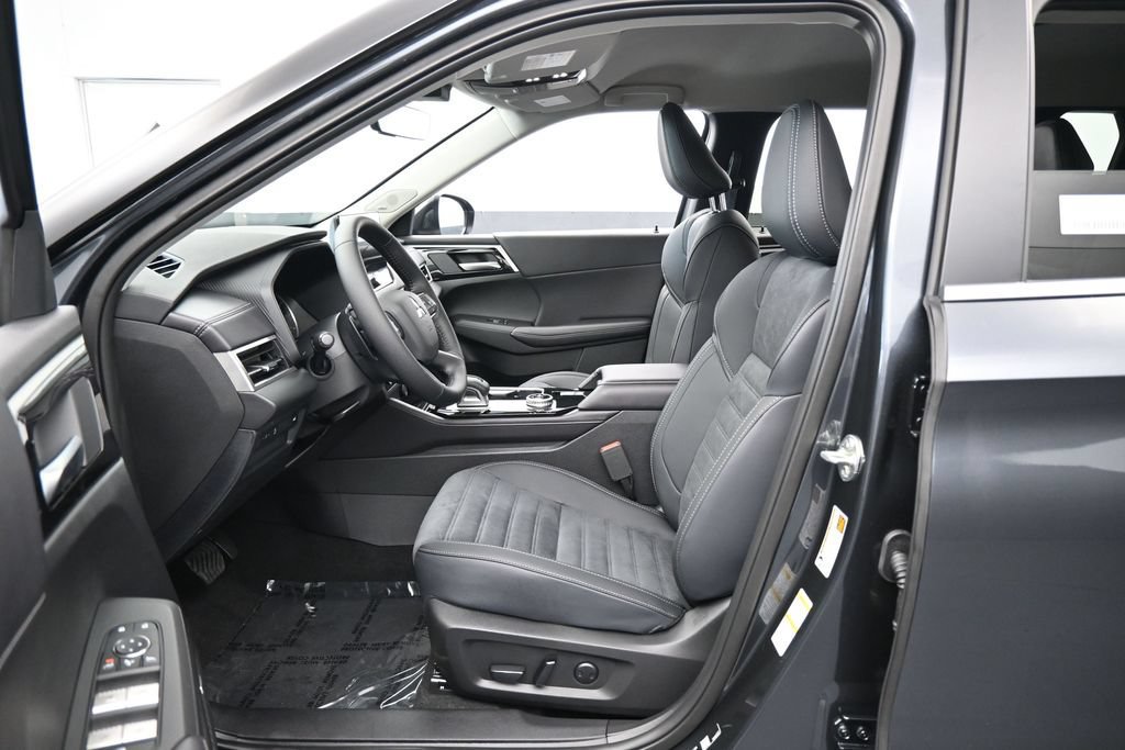 New 2026 Mitsubishi Outlander SE FWD image 11