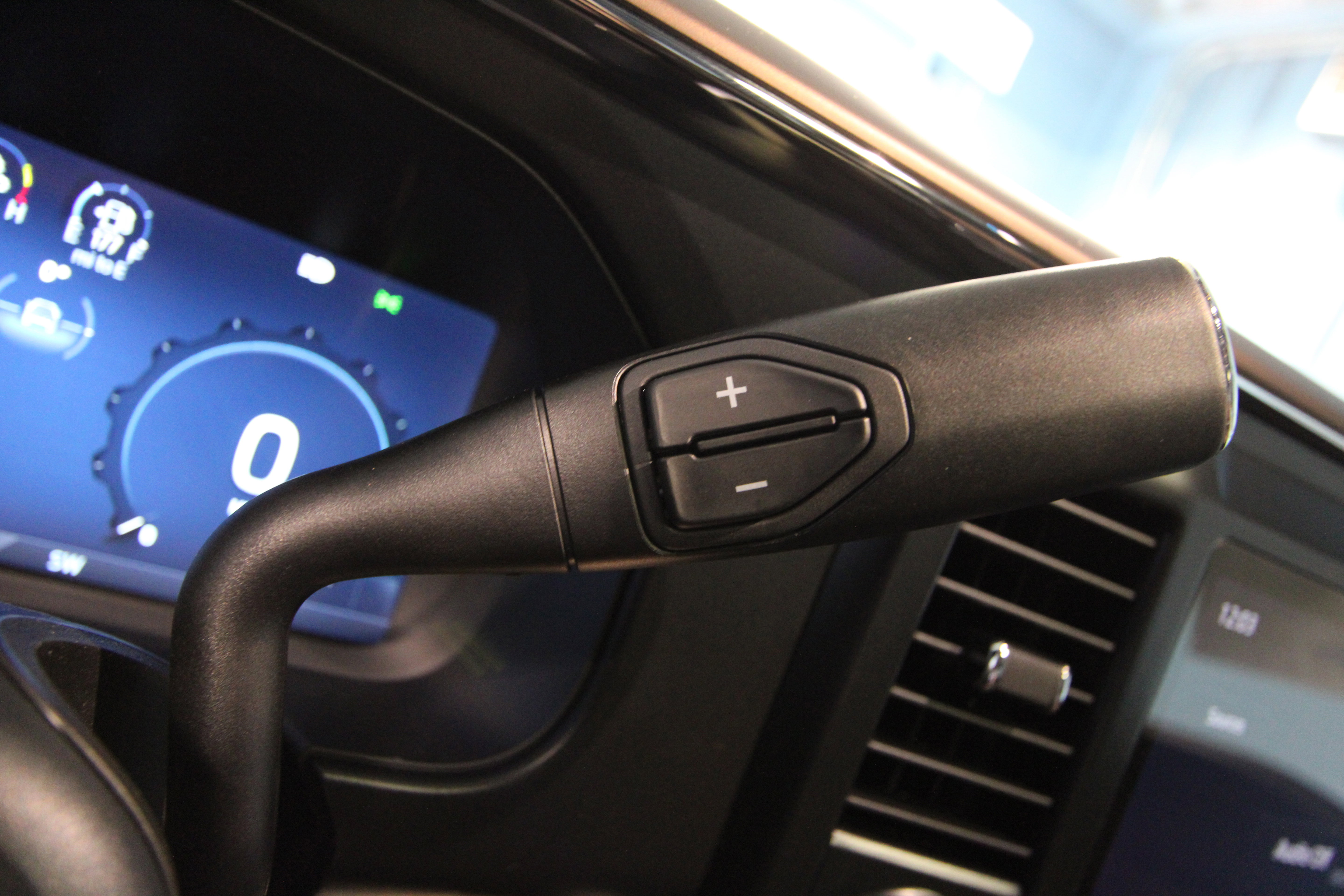 New 2025 Ford F350 King Ranch w/ Chrome Package image 13