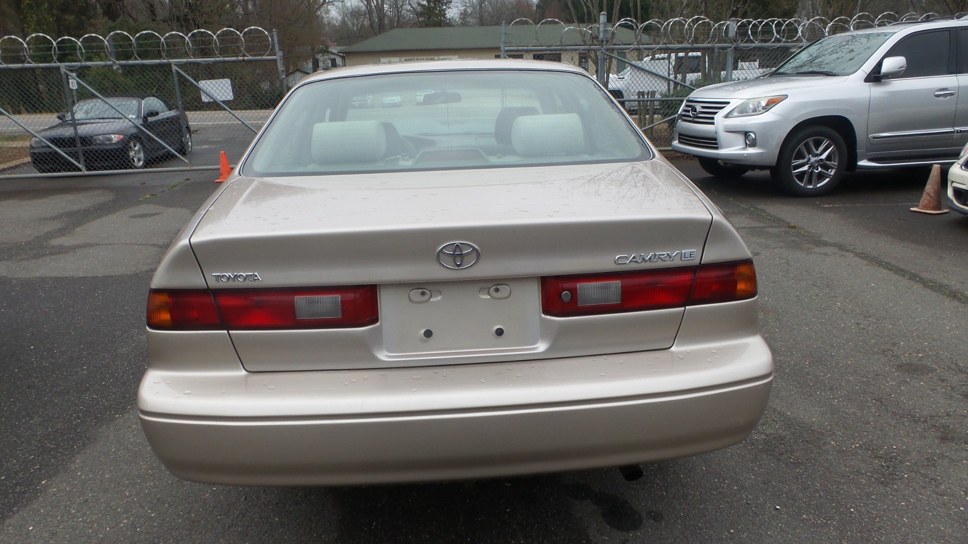 Used 1998 Toyota Camry LE FWD image 3