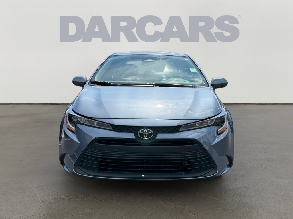Used 2025 Toyota Corolla LE FWD image 2