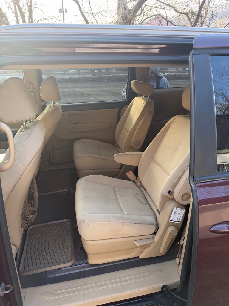 Used 2015 Kia Sedona LX image 8