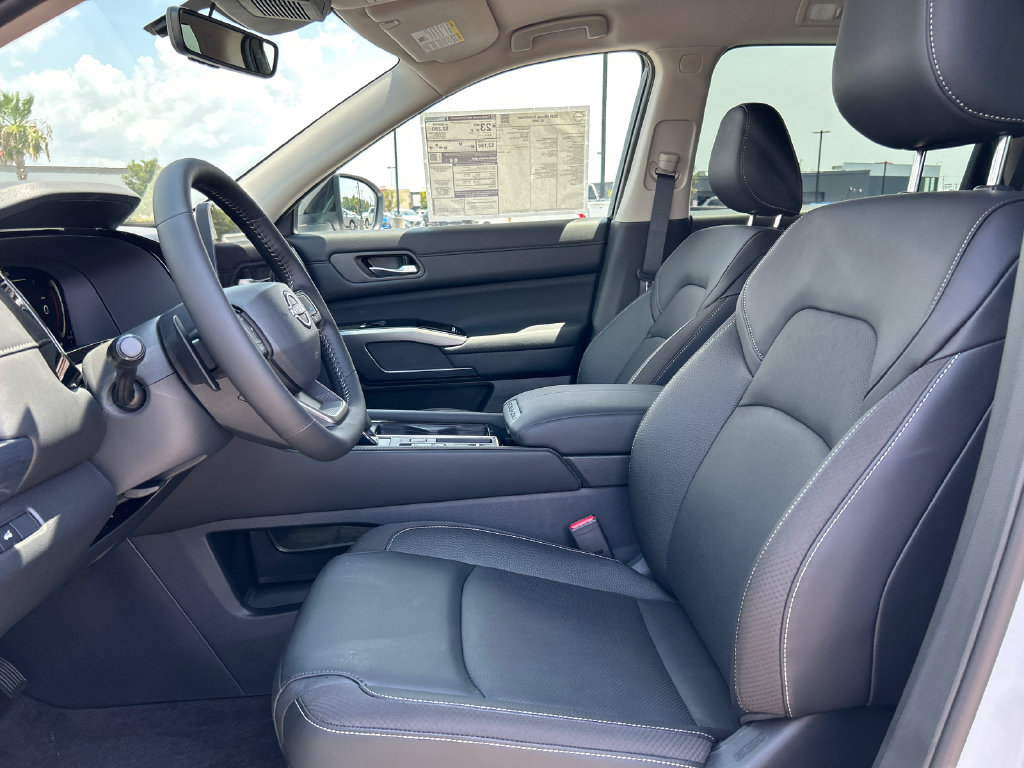 New 2026 Nissan Pathfinder SL FWD image 17