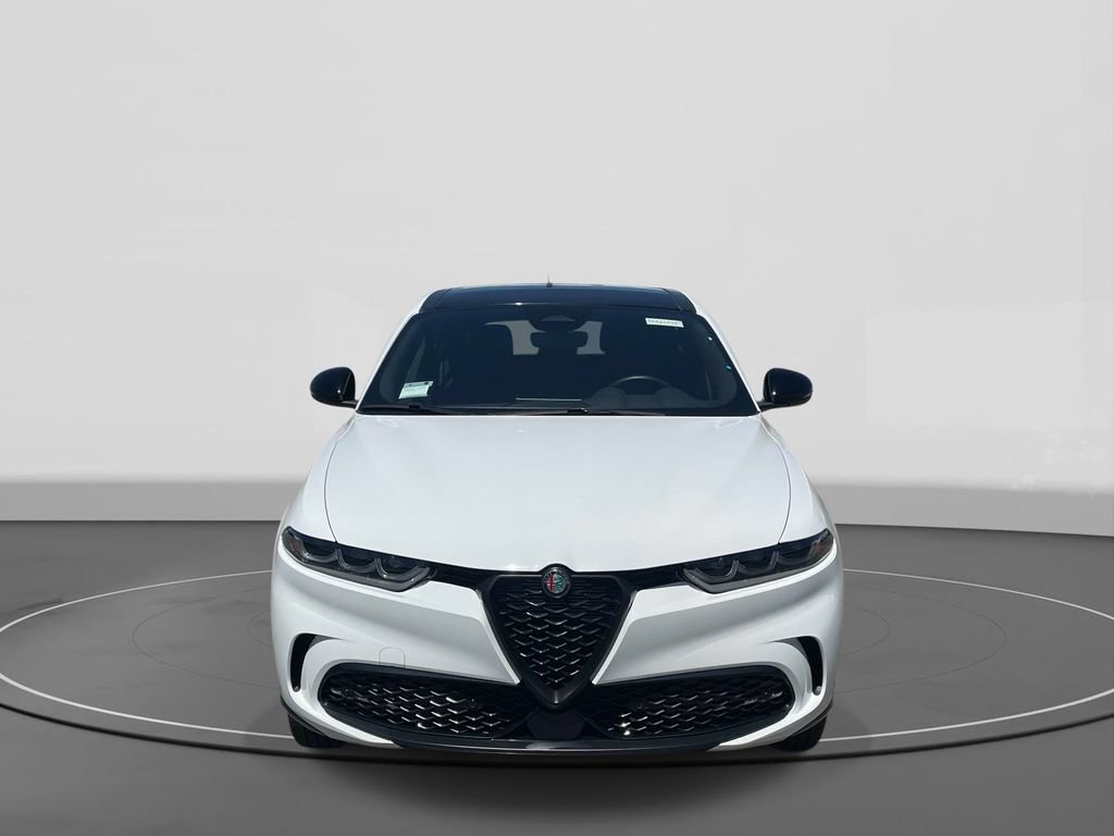Used 2025 Alfa Romeo Tonale w/ Premium Package AWD/4WD image 2