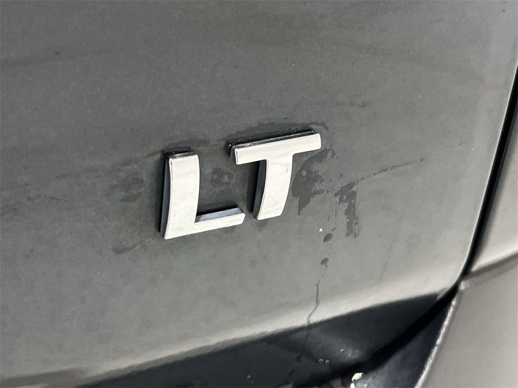 Used 2021 Chevrolet Traverse LT image 26