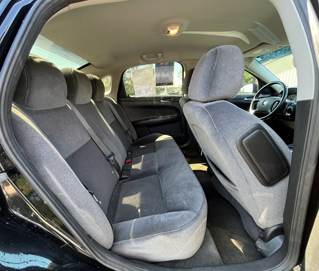 Used 2011 Chevrolet Impala LT FWD image 18