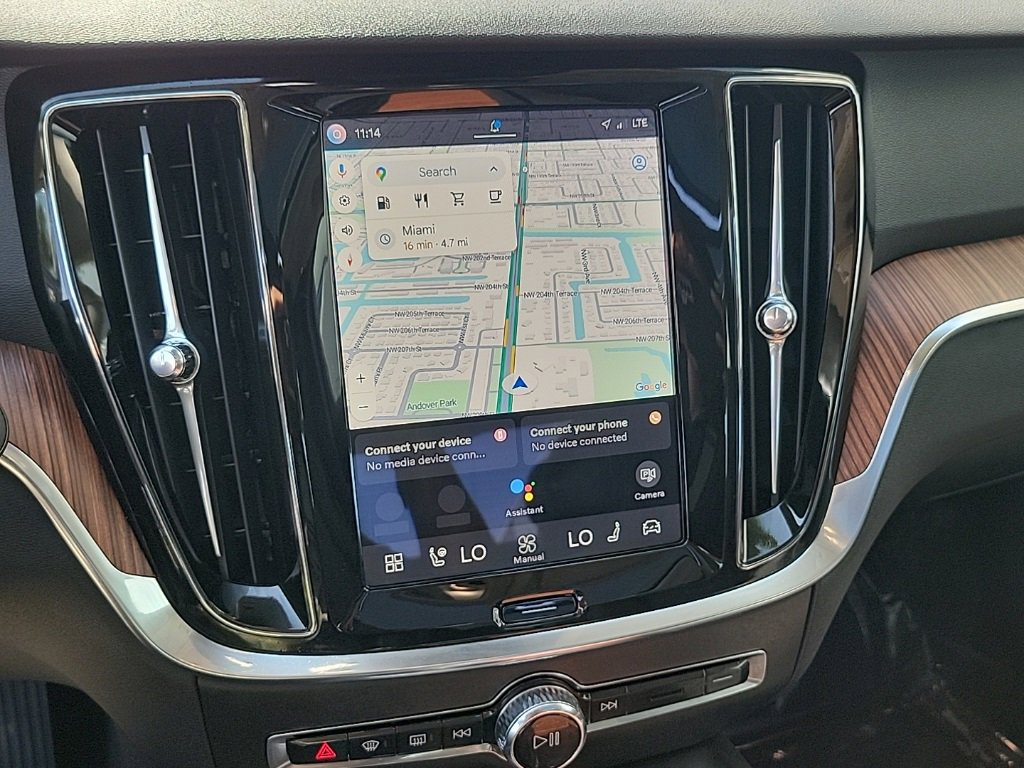 Used 2025 Volvo S60 B5 Plus image 20