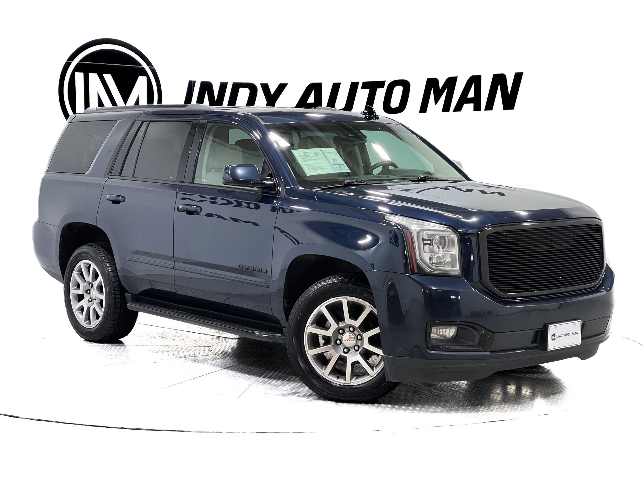 Used 2018 GMC Yukon Denali image 2