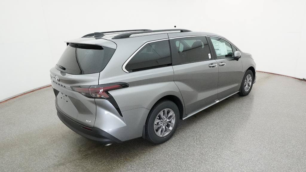 New 2026 Toyota Sienna XLE FWD image 12