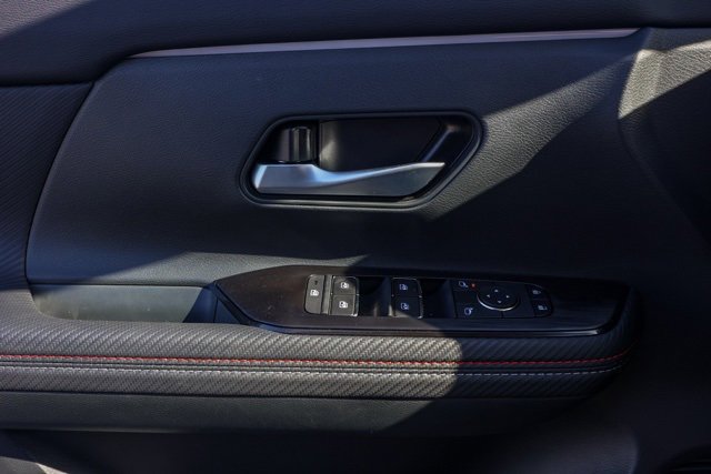 New 2025 Nissan Kicks SR image 24