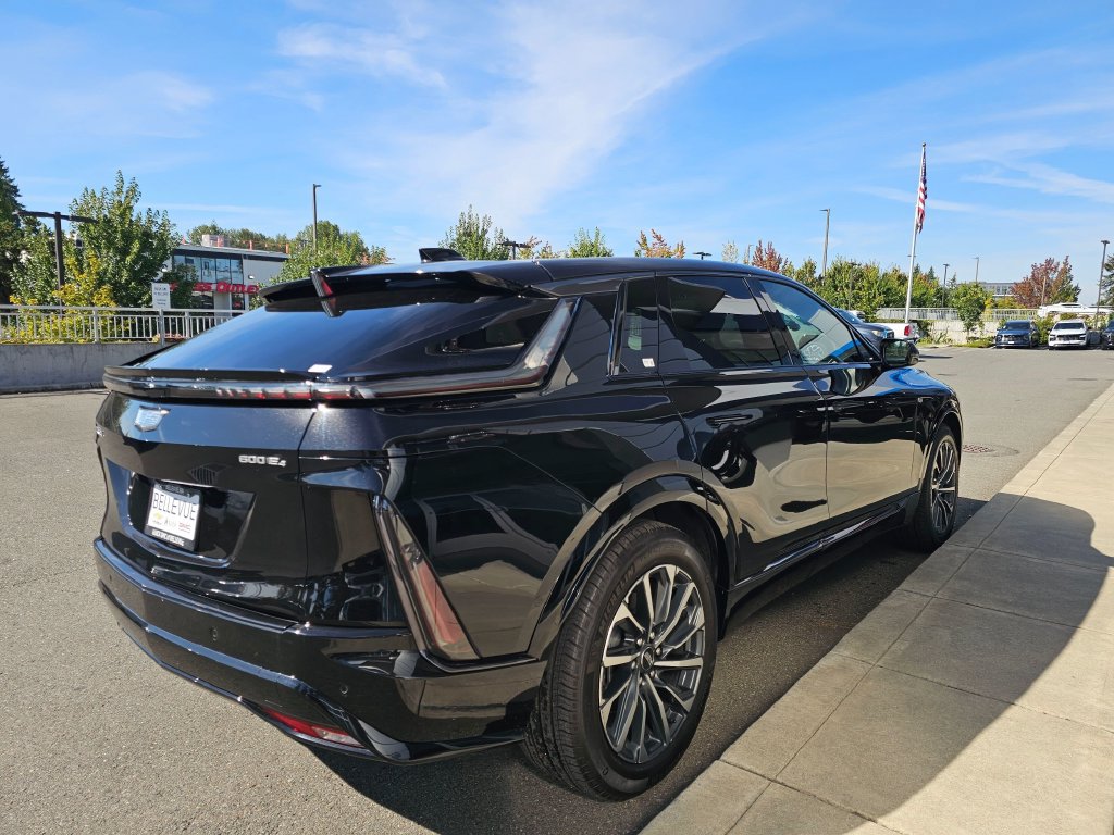 Used 2024 Cadillac Lyriq Sport AWD/4WD image 7