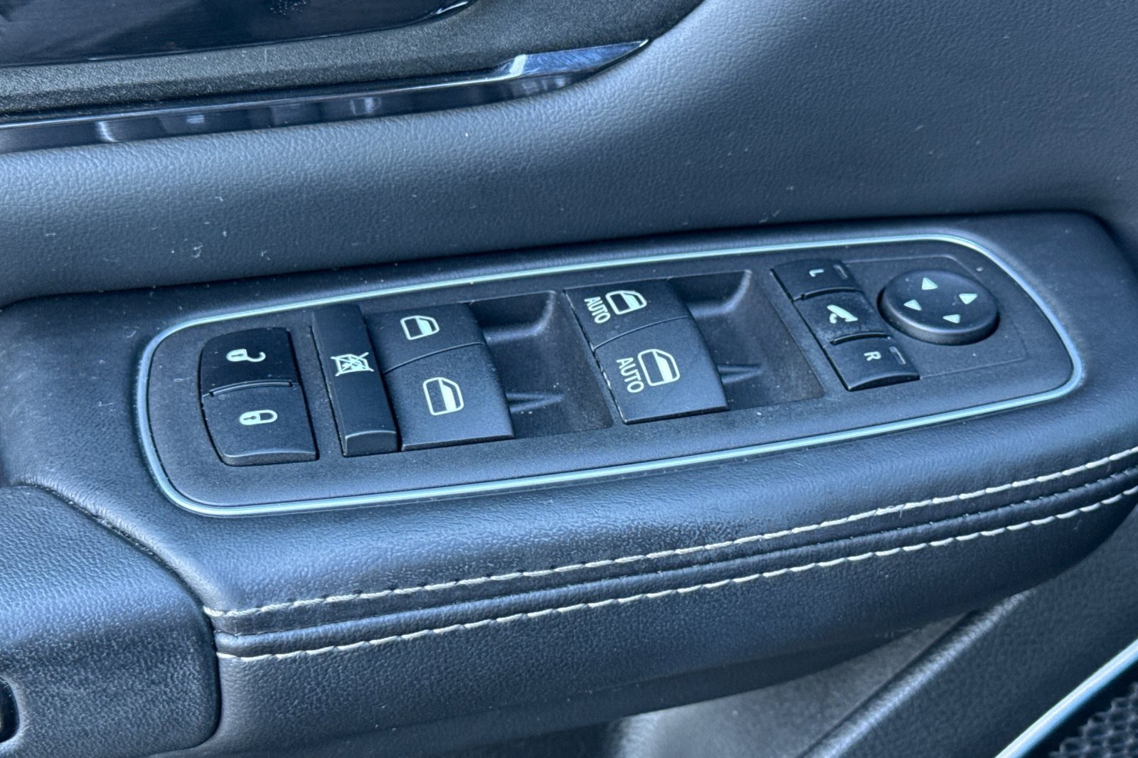 Used 2023 RAM 1500 Limited image 13