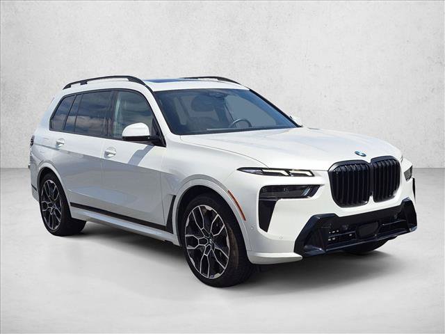 Used 2024 BMW X7 xDrive40i w/ M Sport Package AWD/4WD image 3