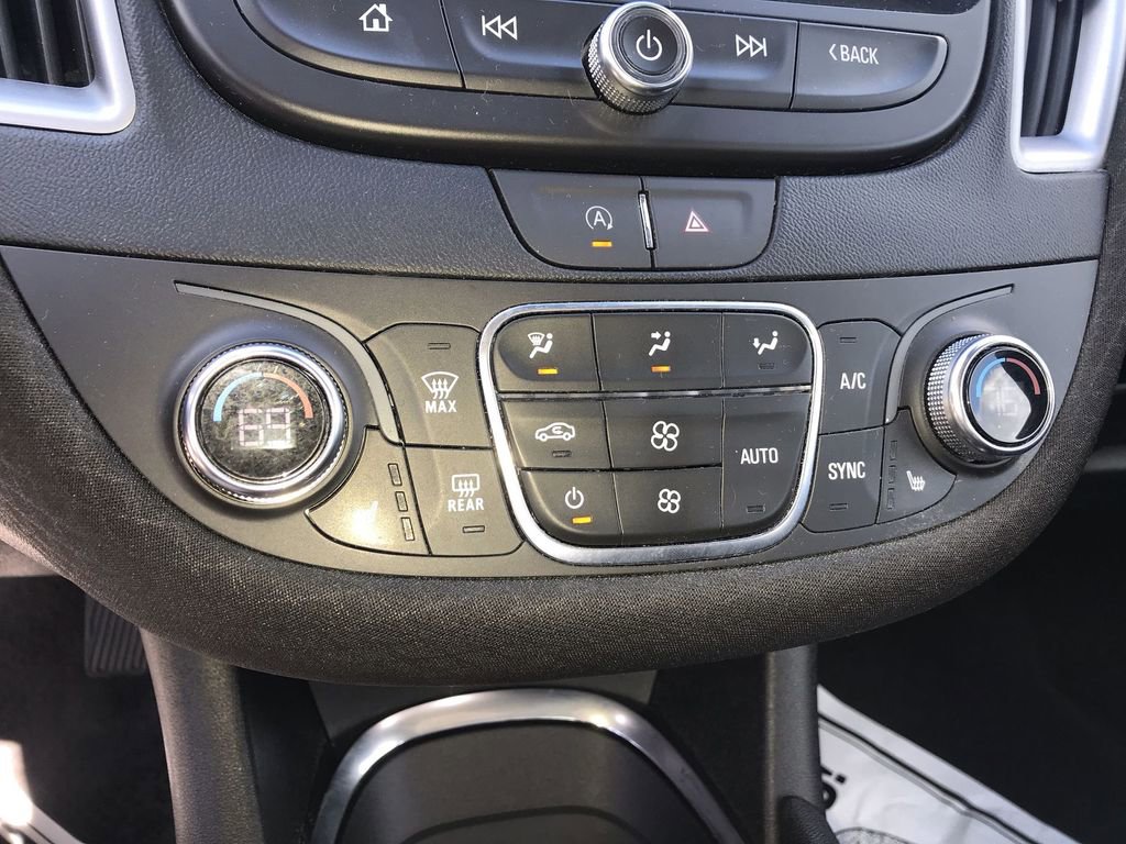 Used 2023 Chevrolet Malibu LT w/ Sport Edition image 18