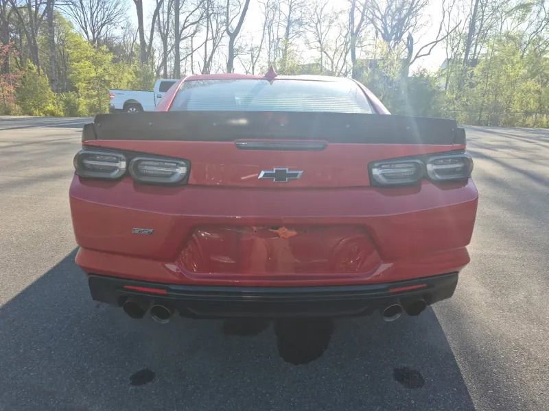 Used 2021 Chevrolet Camaro SS RWD image 5