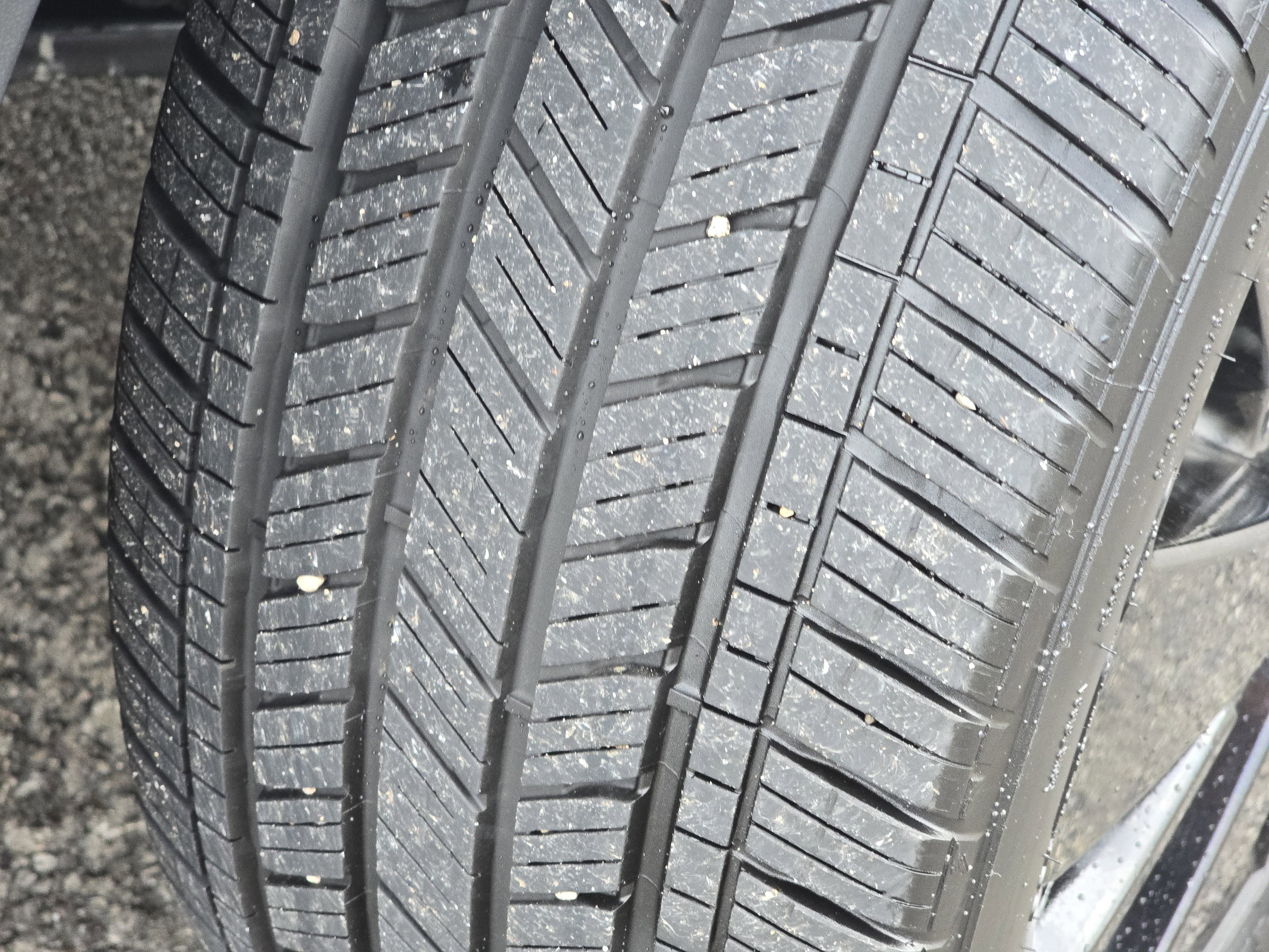 Certified 2024 Volkswagen Taos SE w/ Panoramic Sunroof Package AWD/4WD image 14