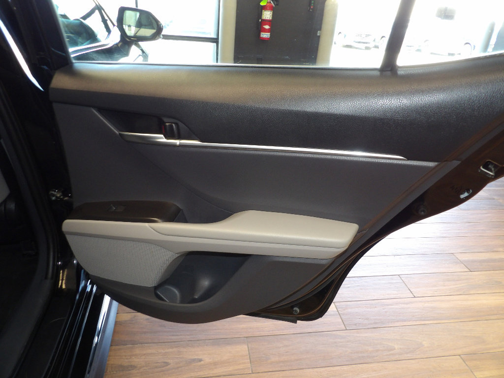 Used 2024 Toyota Camry SE AWD/4WD image 16