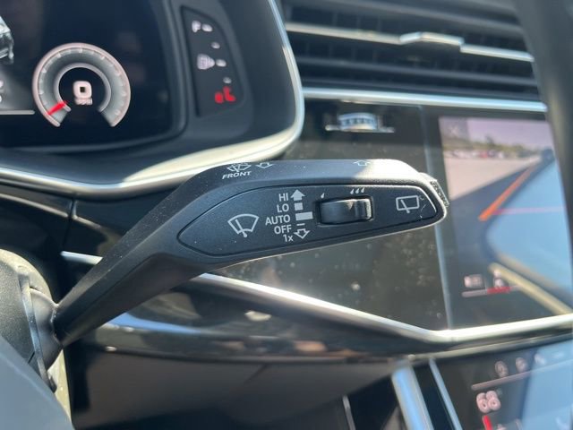 Used 2023 Audi Q7 3.0T Prestige image 16