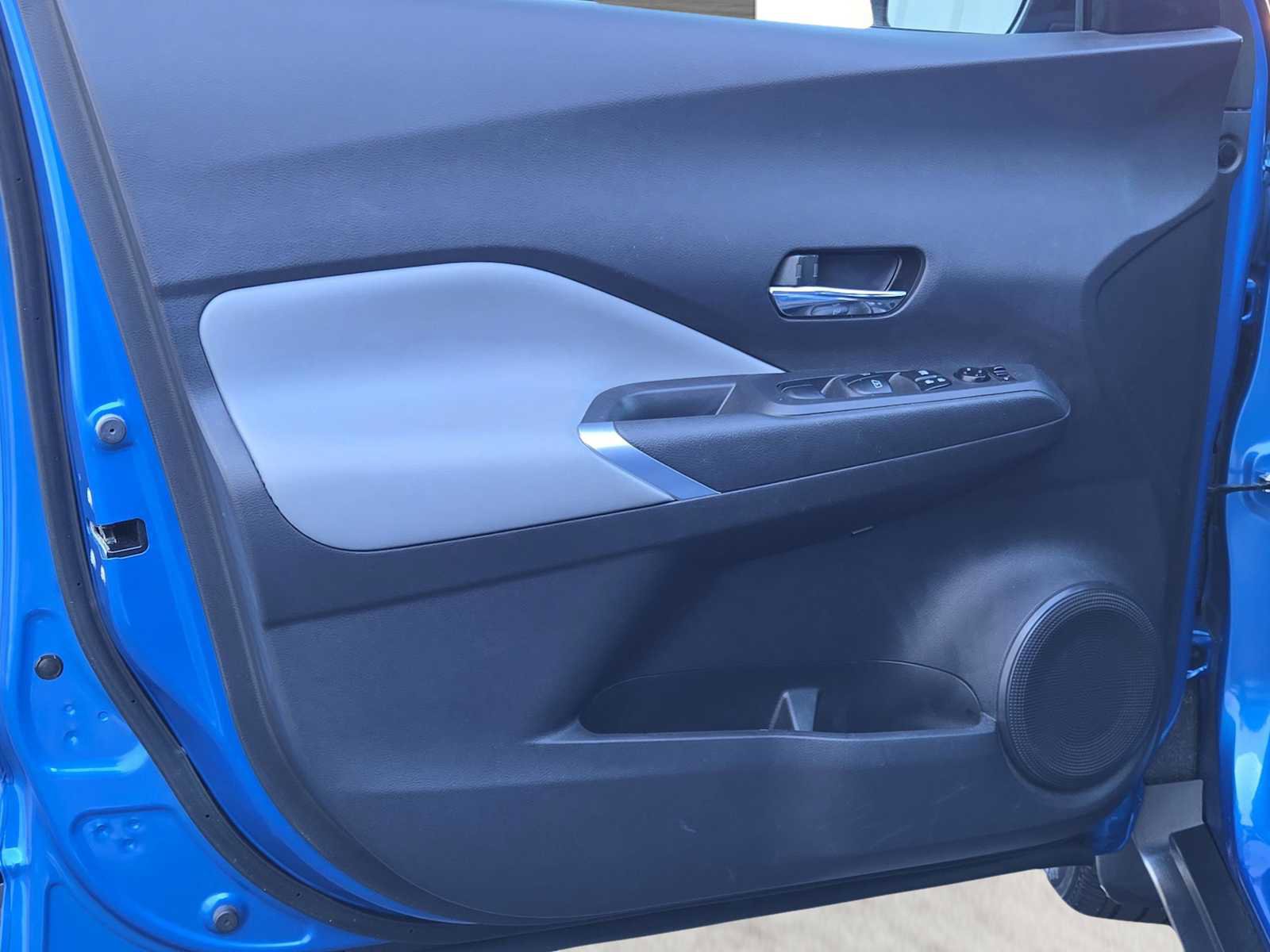 Used 2022 Nissan Kicks SR w/ Premium Package image 19