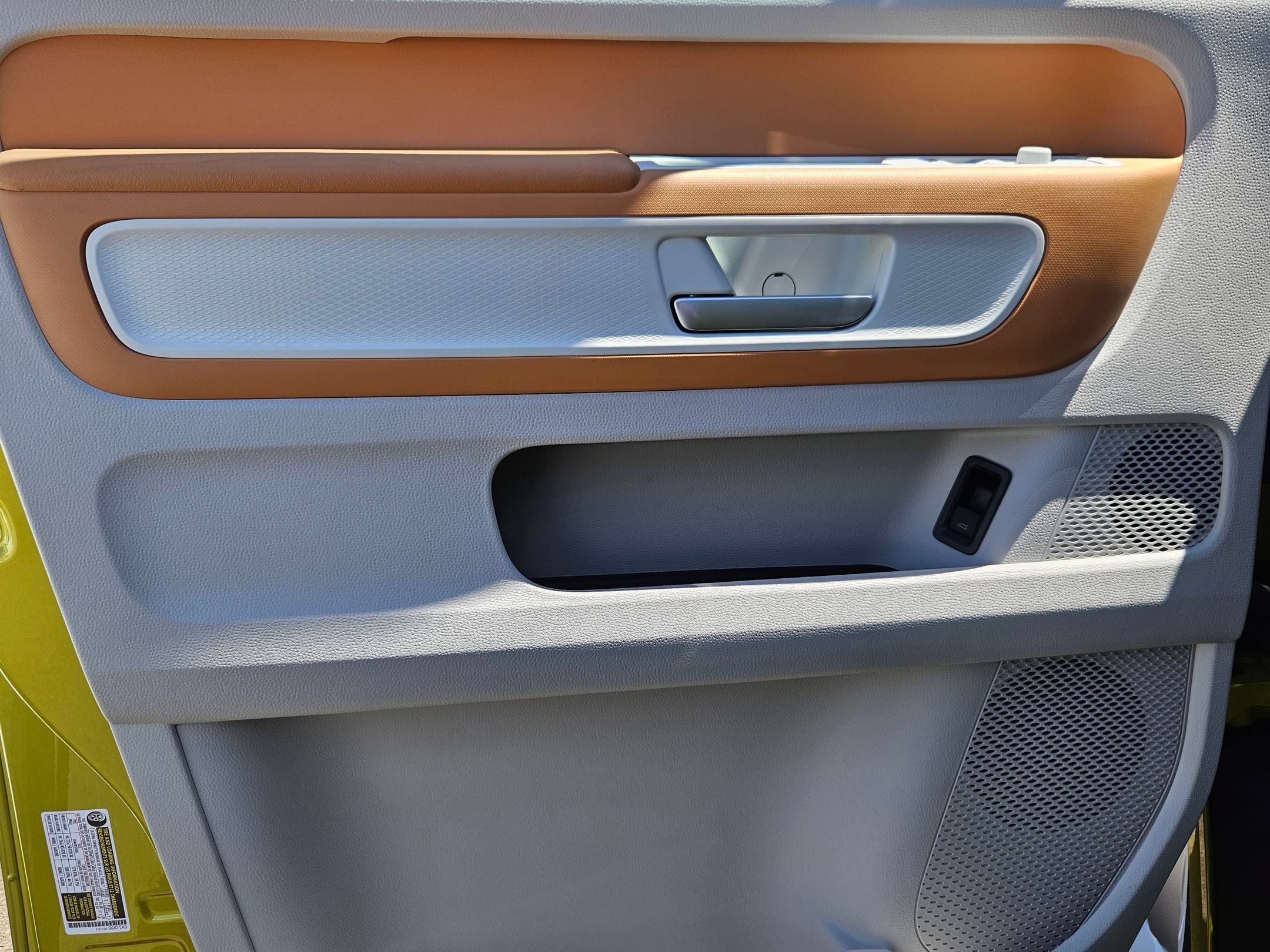 New 2025 Volkswagen ID. Buzz 1st Edition RWD image 9