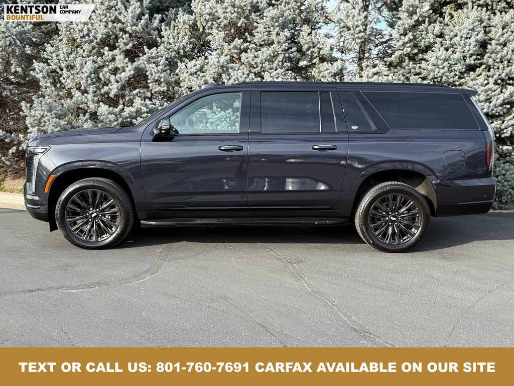 Used 2025 Cadillac Escalade ESV Sport w/ LPO, ONYX Package image 4
