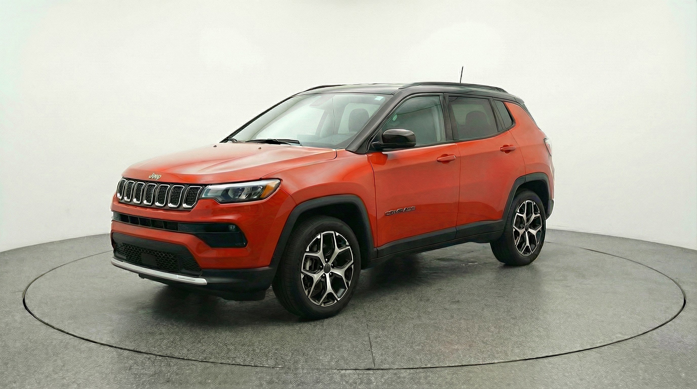 Used 2025 Jeep Compass Limited AWD/4WD image 3