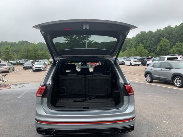Used 2022 Volkswagen Tiguan SE R-Line image 19