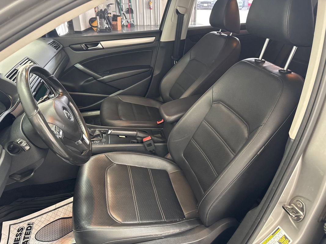 Used 2014 Volkswagen Passat 1.8T Wolfsburg Edition image 9