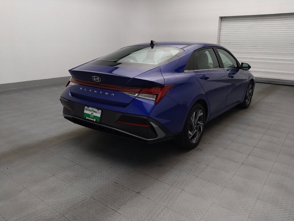 Used 2025 Hyundai Elantra SEL FWD image 9