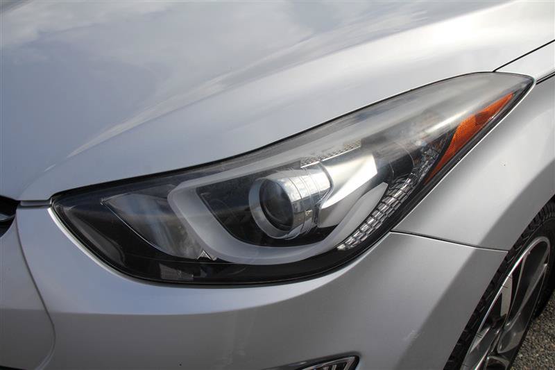 Used 2015 Hyundai Elantra Limited w/ Option Group 05 FWD image 12