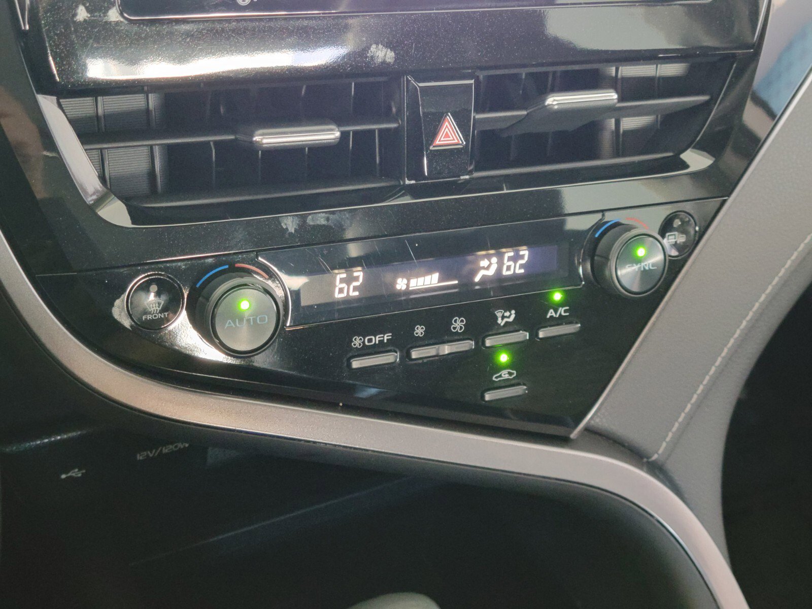 Used 2023 Toyota Camry SE FWD image 23