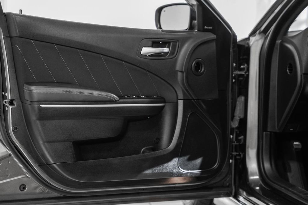 Certified 2022 Dodge Charger Scat Pack w/ Harman/Kardon Audio Group image 43