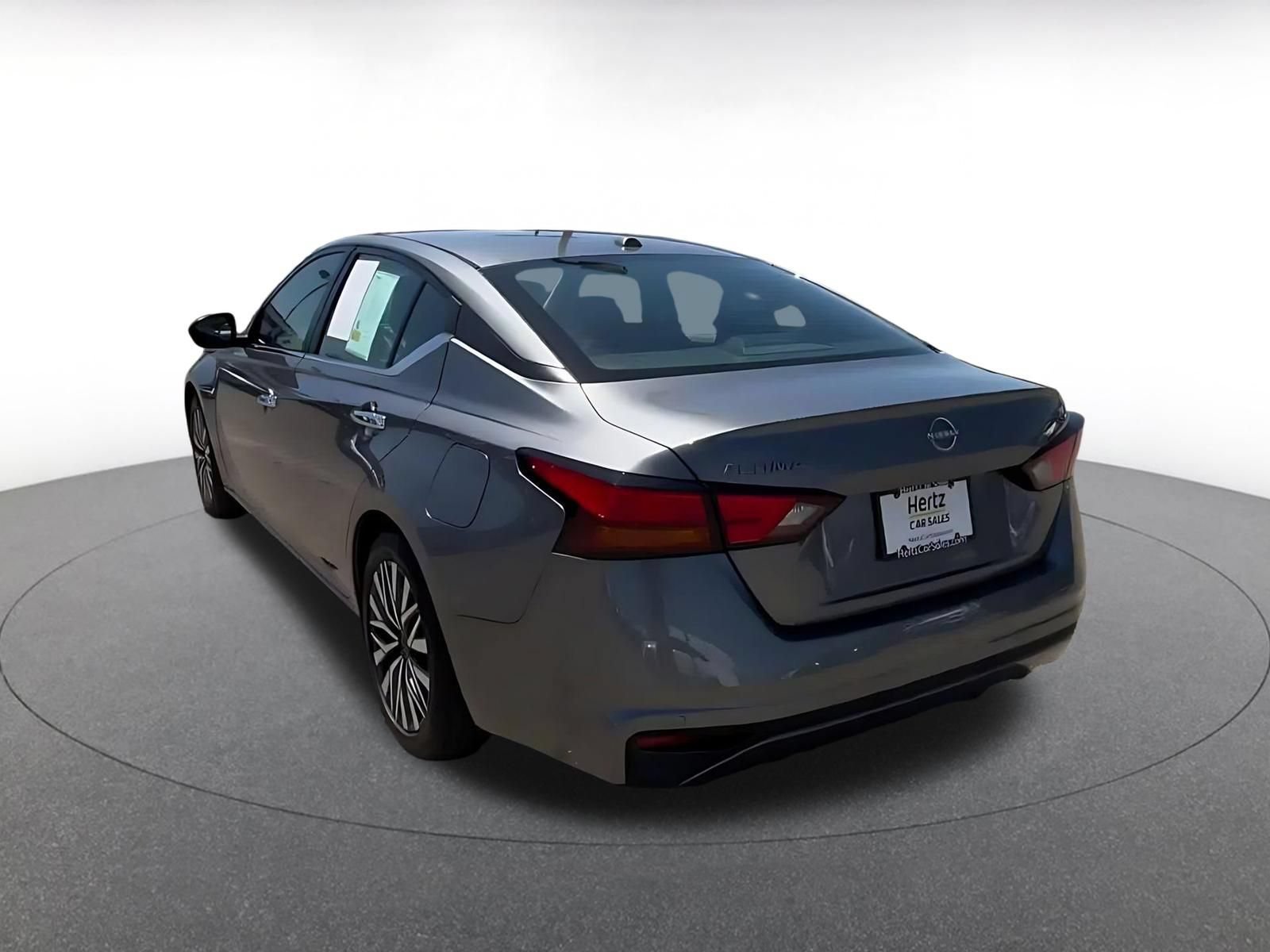 Used 2024 Nissan Altima 2.5 SV FWD image 11
