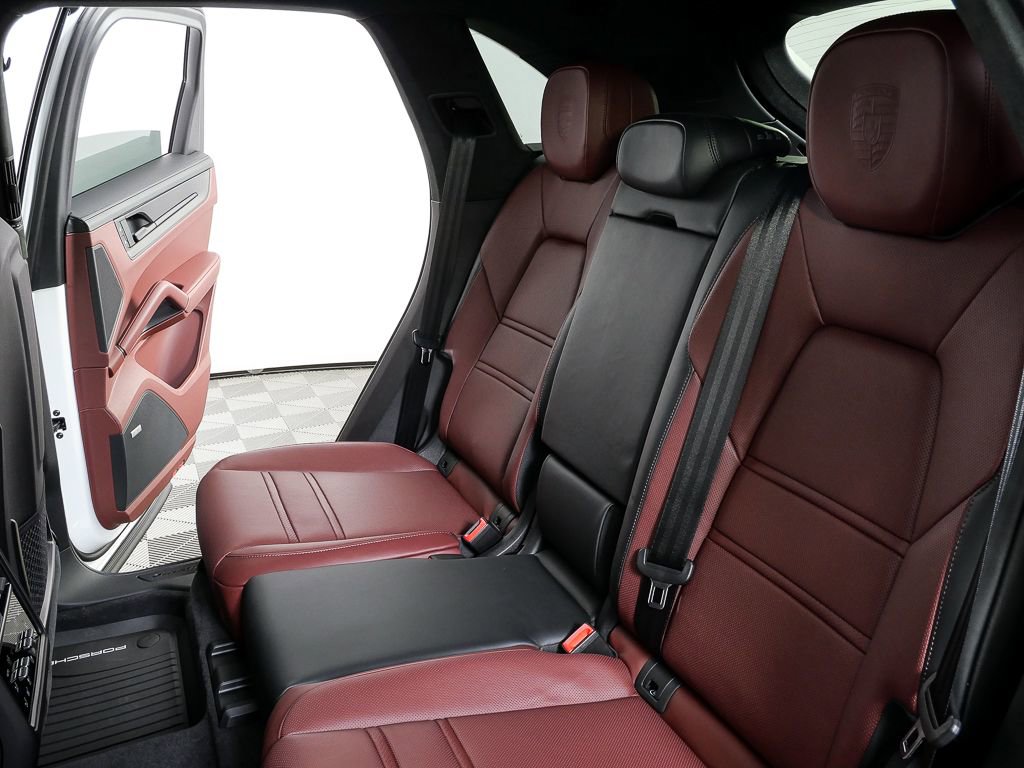 New 2026 Porsche Cayenne GTS image 23