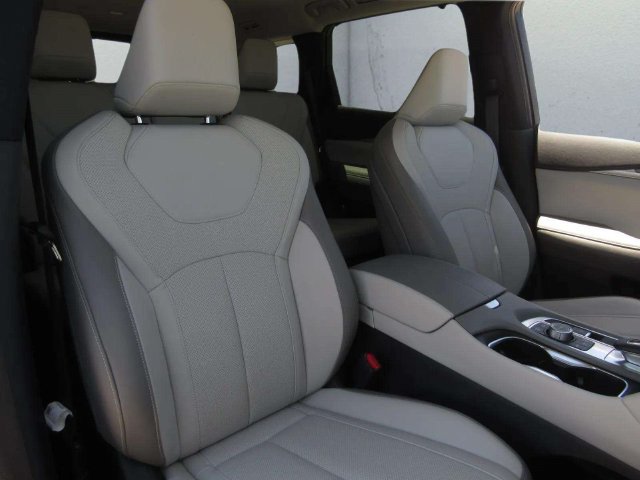 Used 2026 INFINITI QX60 Luxe w/ Family Package AWD/4WD image 11