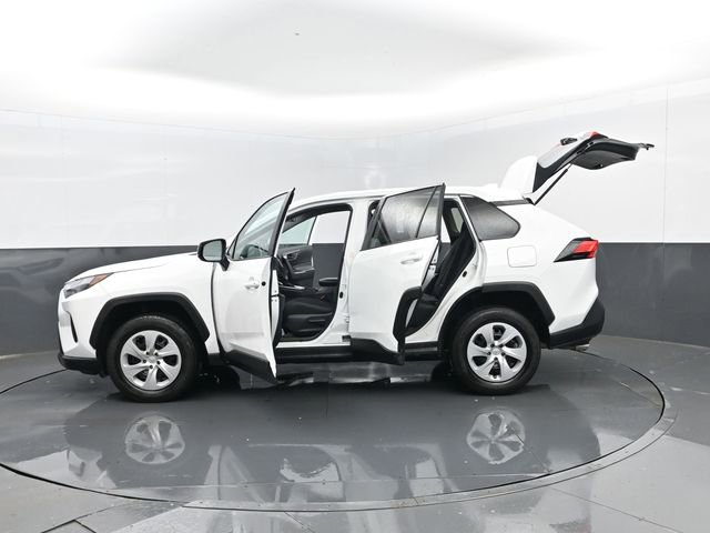 Used 2024 Toyota RAV4 LE image 29