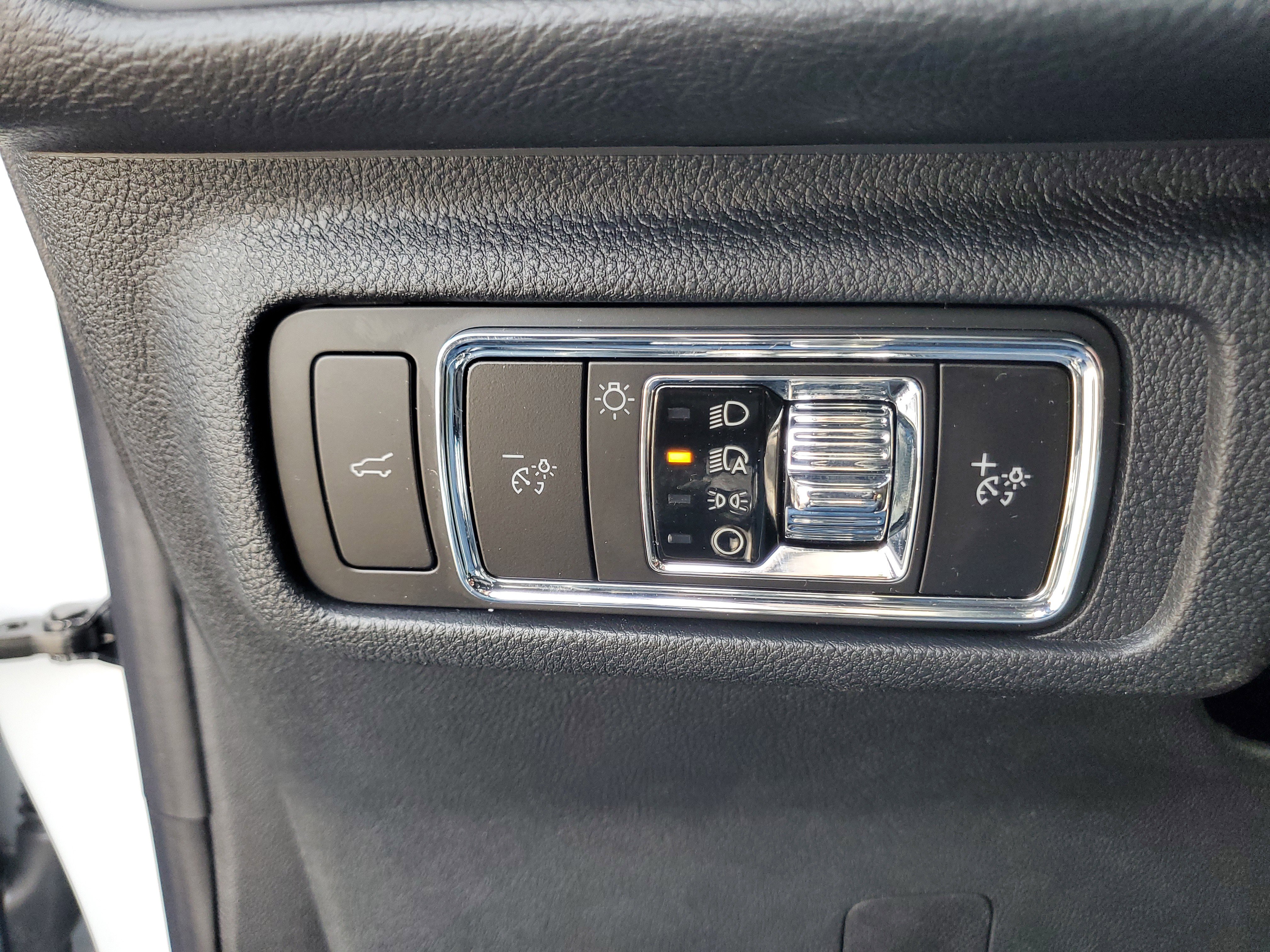 New 2026 Lincoln Corsair Premiere image 14